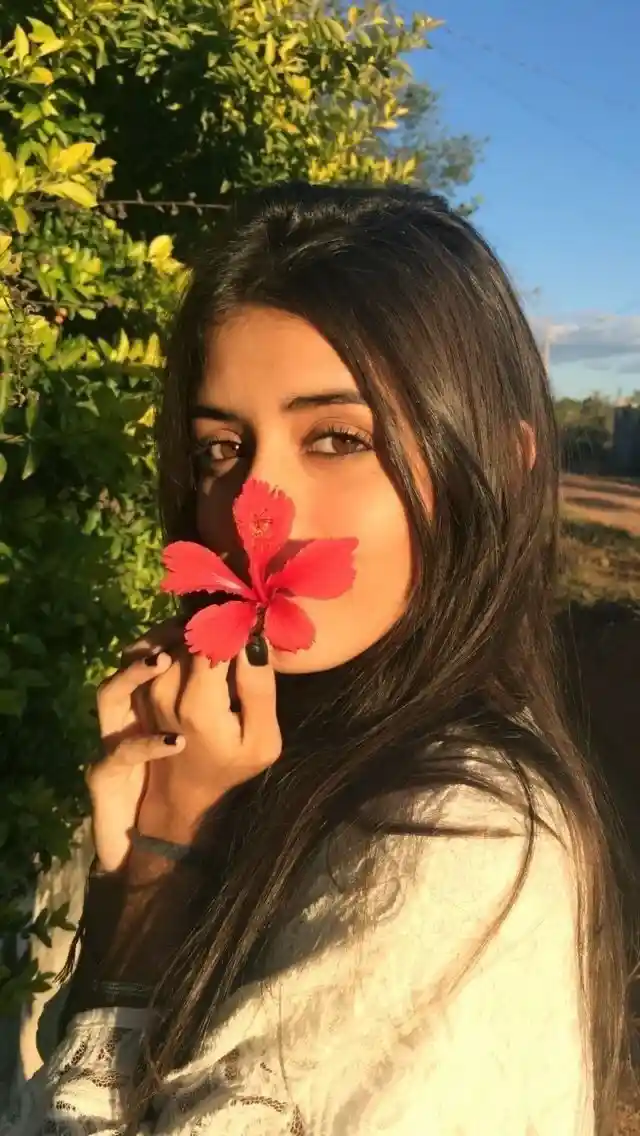 attractive-whatsapp-dp attractive-whatsapp-dp