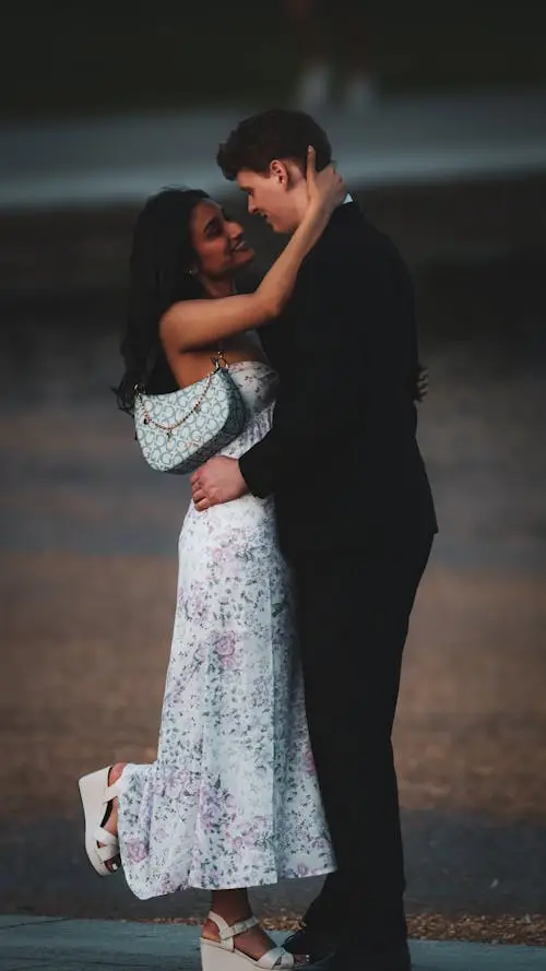 cute-couple-dp cute-couple-dp