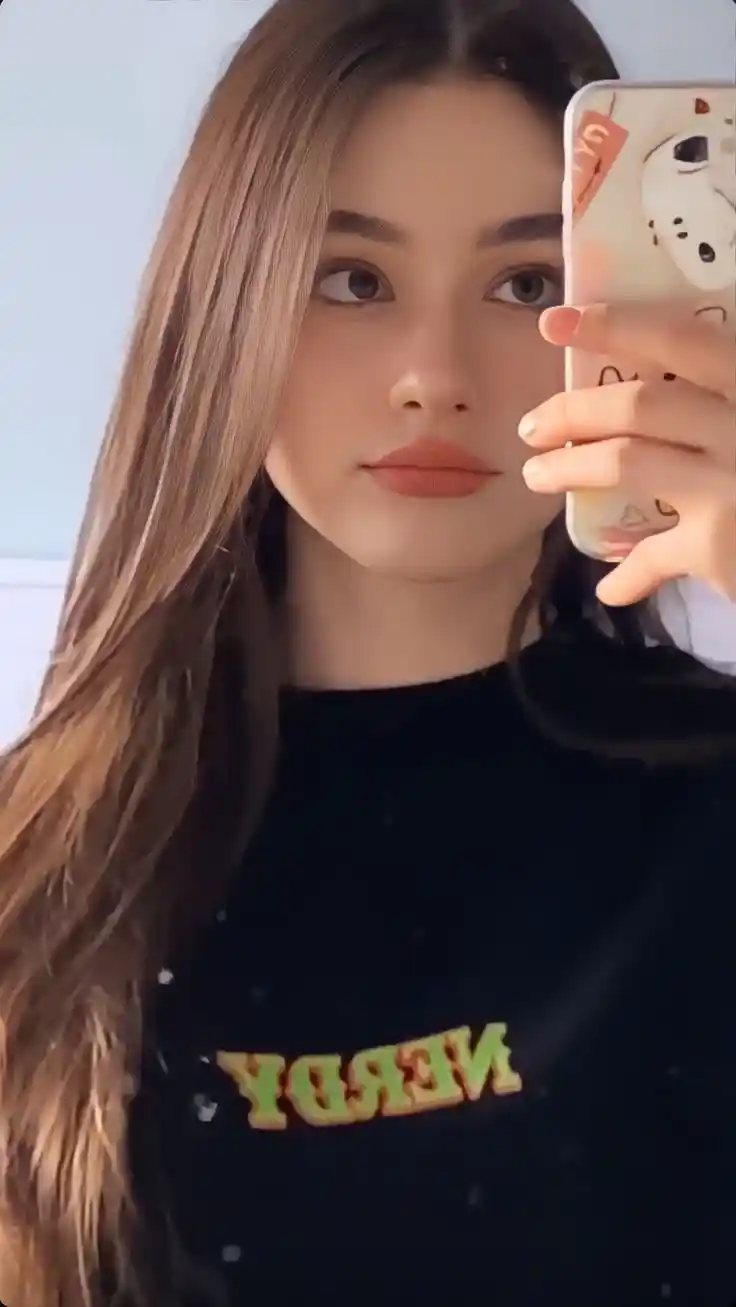 iphone-girls-dp iphone-girls-dp