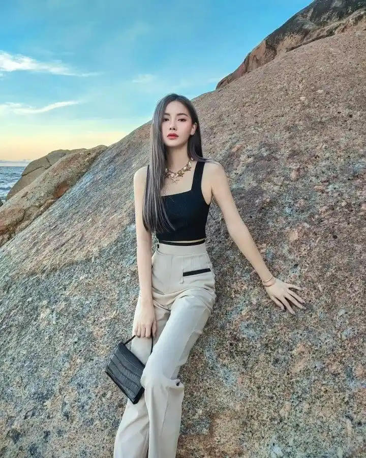 korean-girl-pic korean-girl-pic