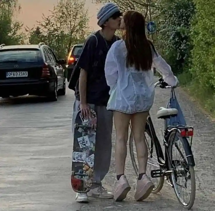 romantic-love-couple-dp romantic-love-couple-dp